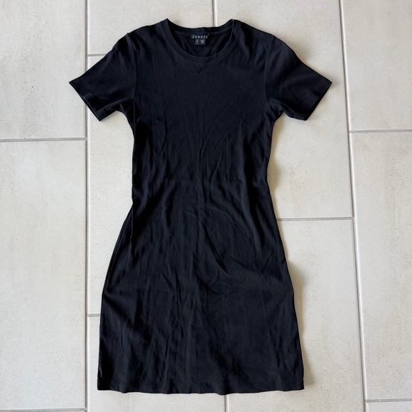 Theory Dresses & Skirts - Theory Black Short Sleeve Dress - Small